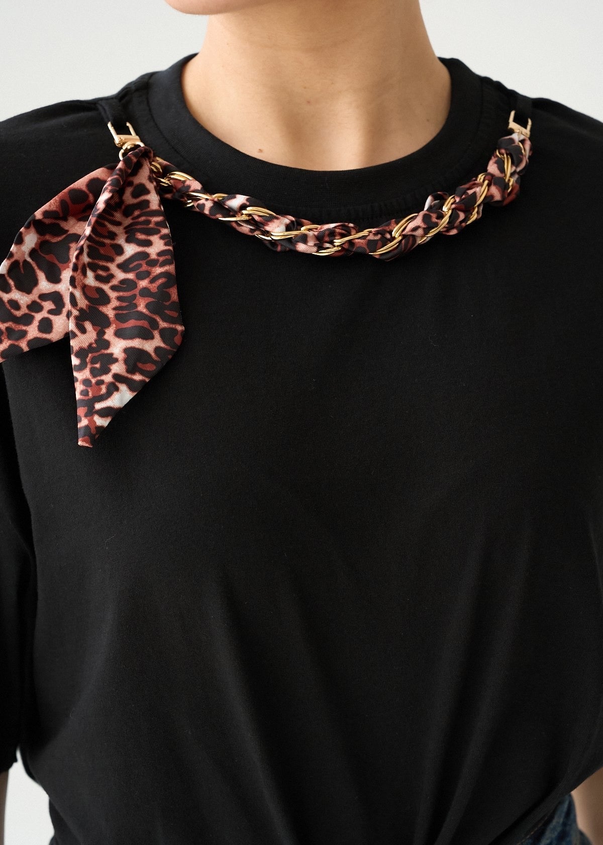 Black Urban Knot