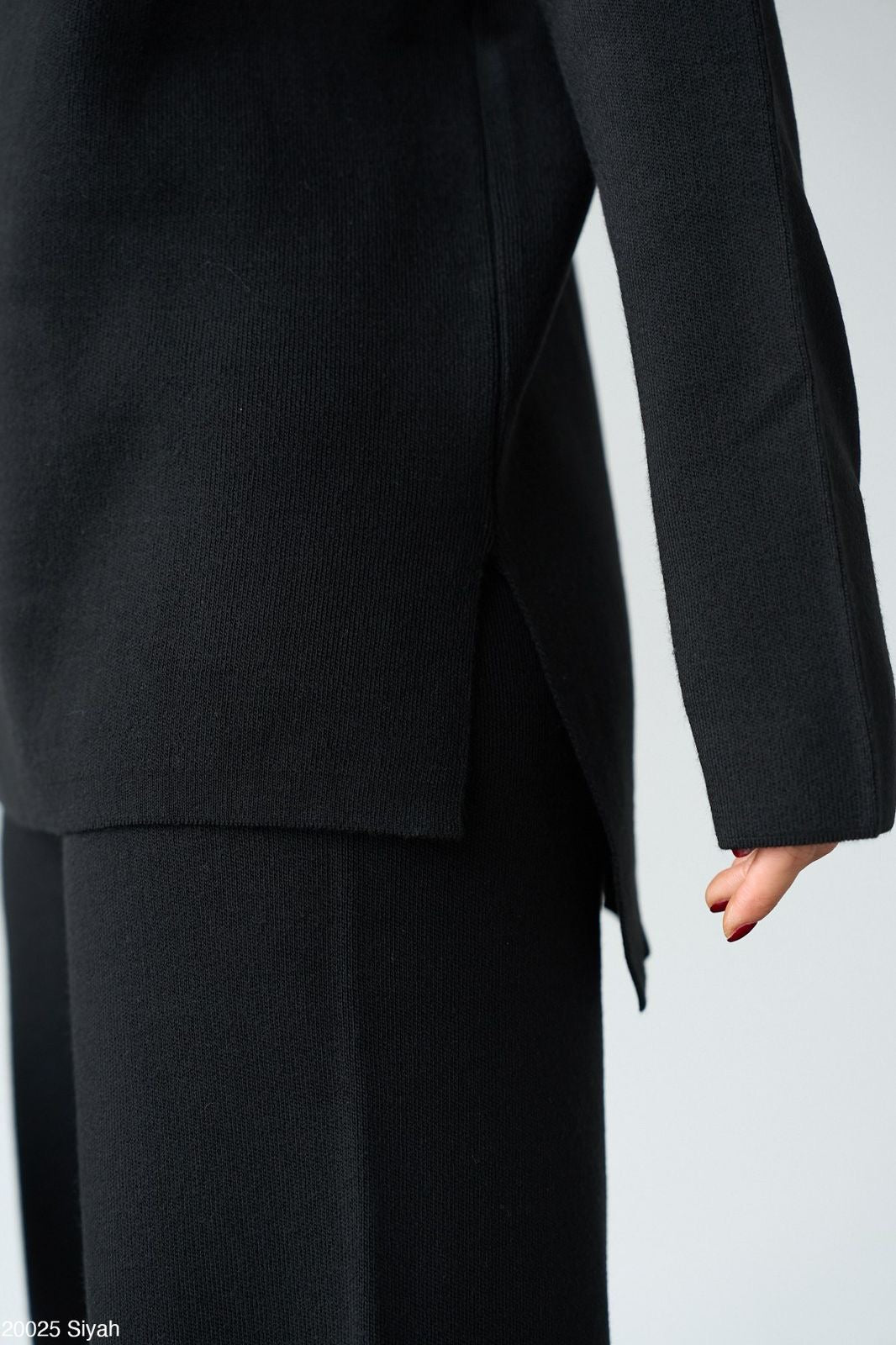 Semi High Neck Black Coord