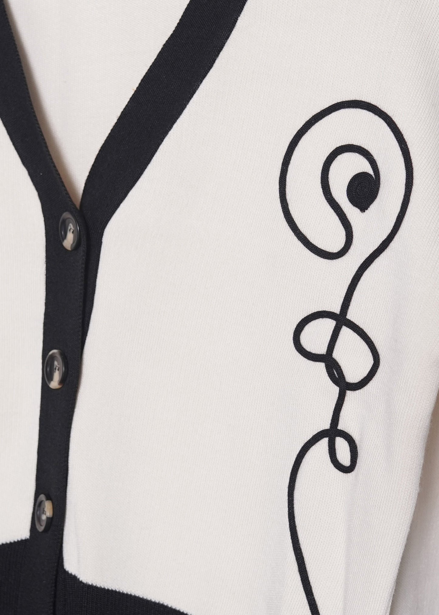 Black on White Spiral Coord set