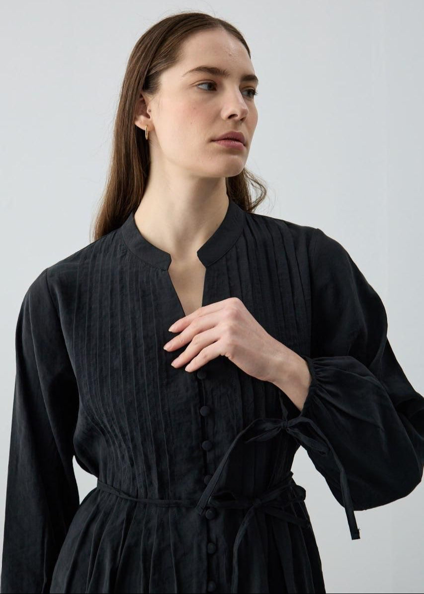 Button Down Pleated Black Set