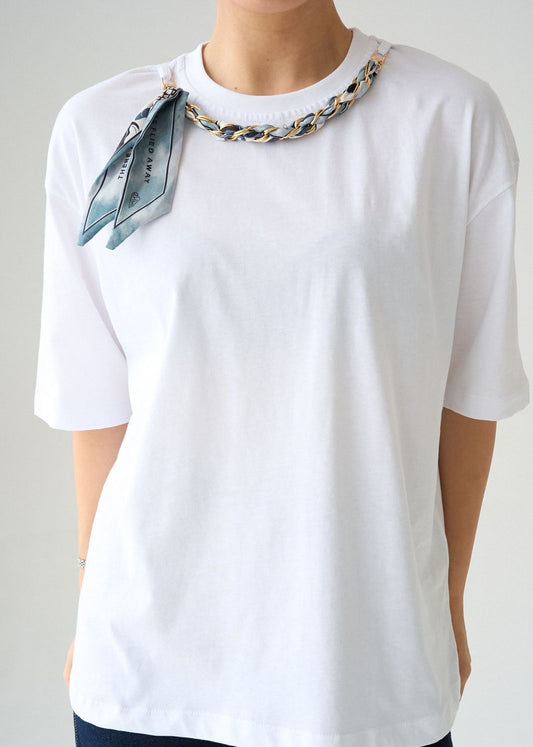 White Urban Knot