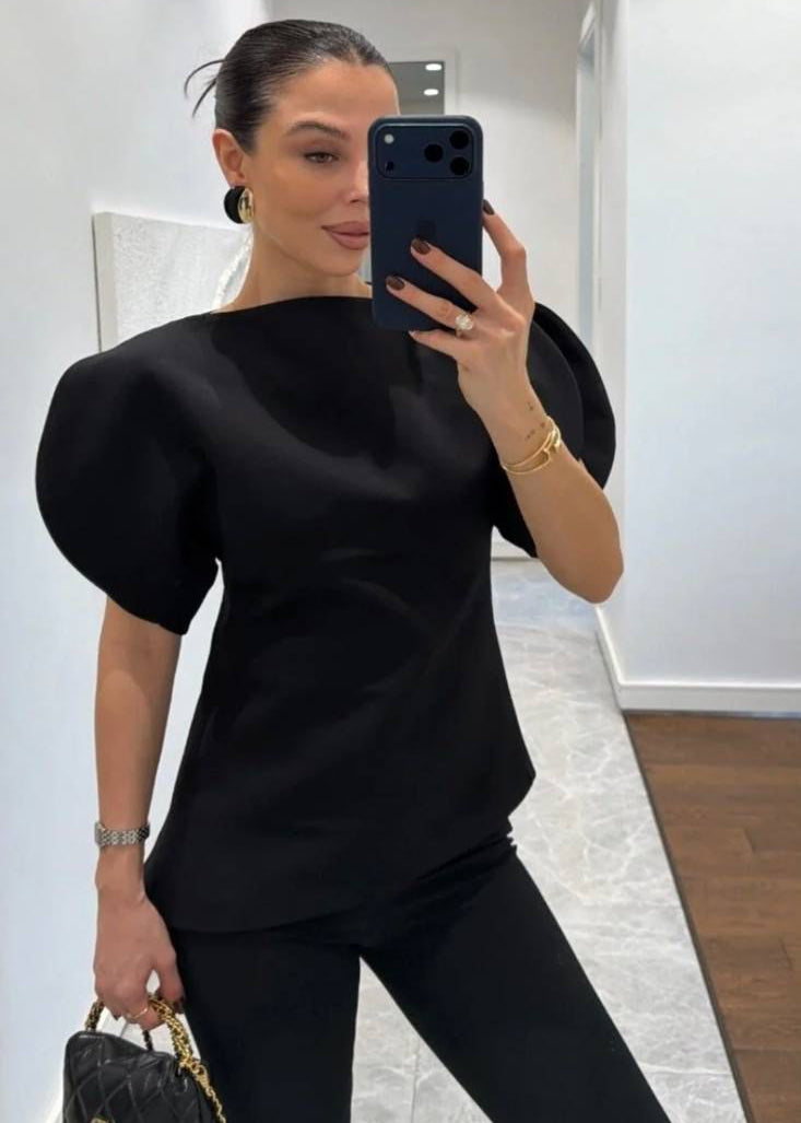 Noir Flutter Top